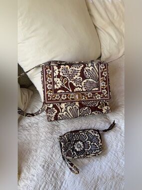 Vera Bradley Julia convertible crossbody bag in the retired Slate Blooms.